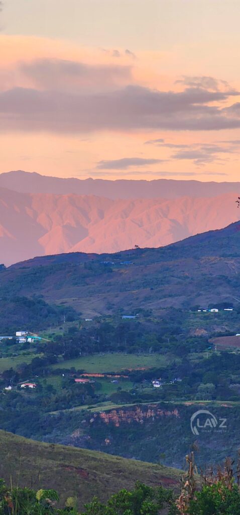 atardecer en la montaña